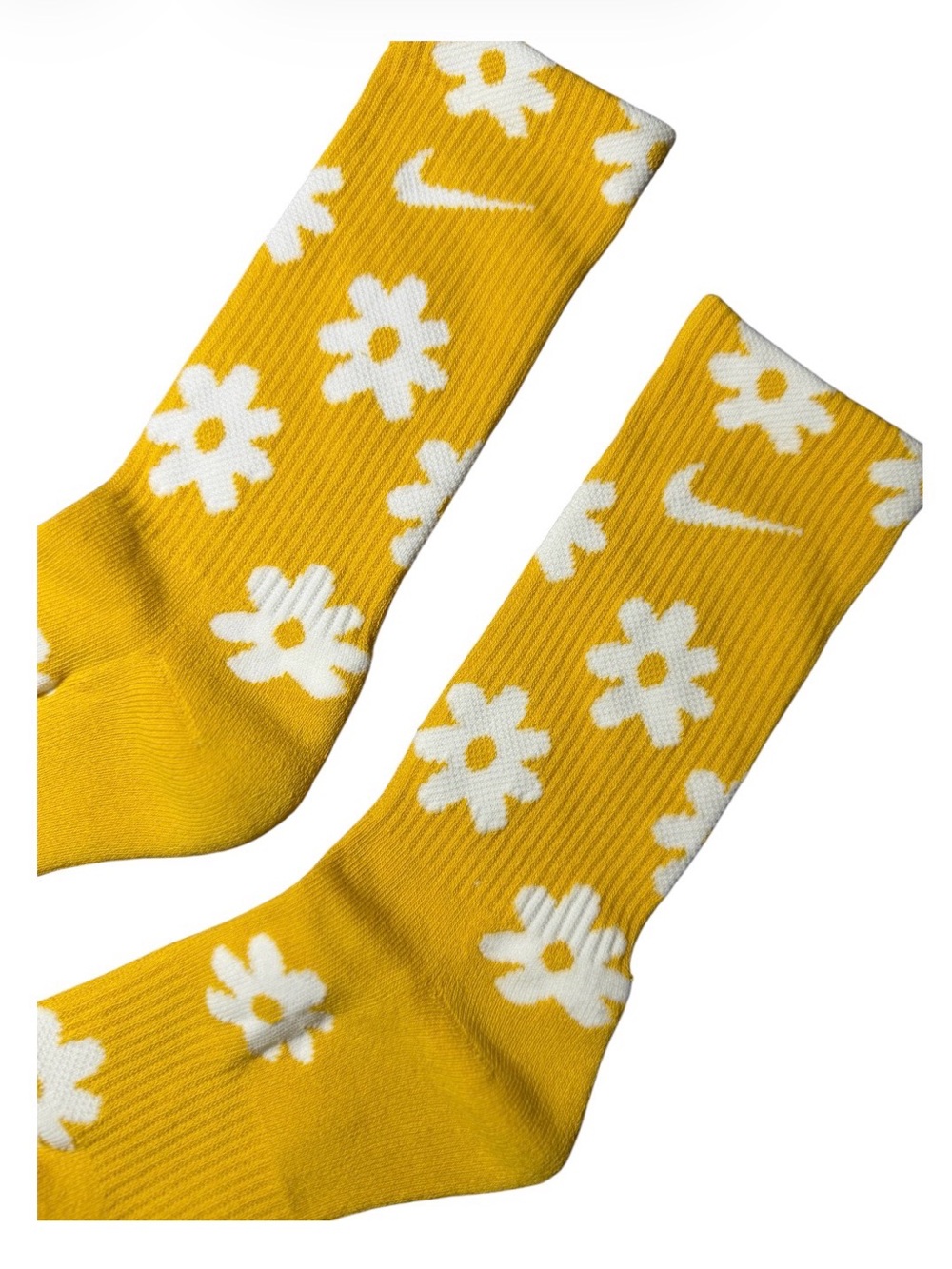 🆕 Rare Custom Nike DRI-FIT Daisy Crew Socks 💛Size Medium, NWOT - Picture 3 of 4